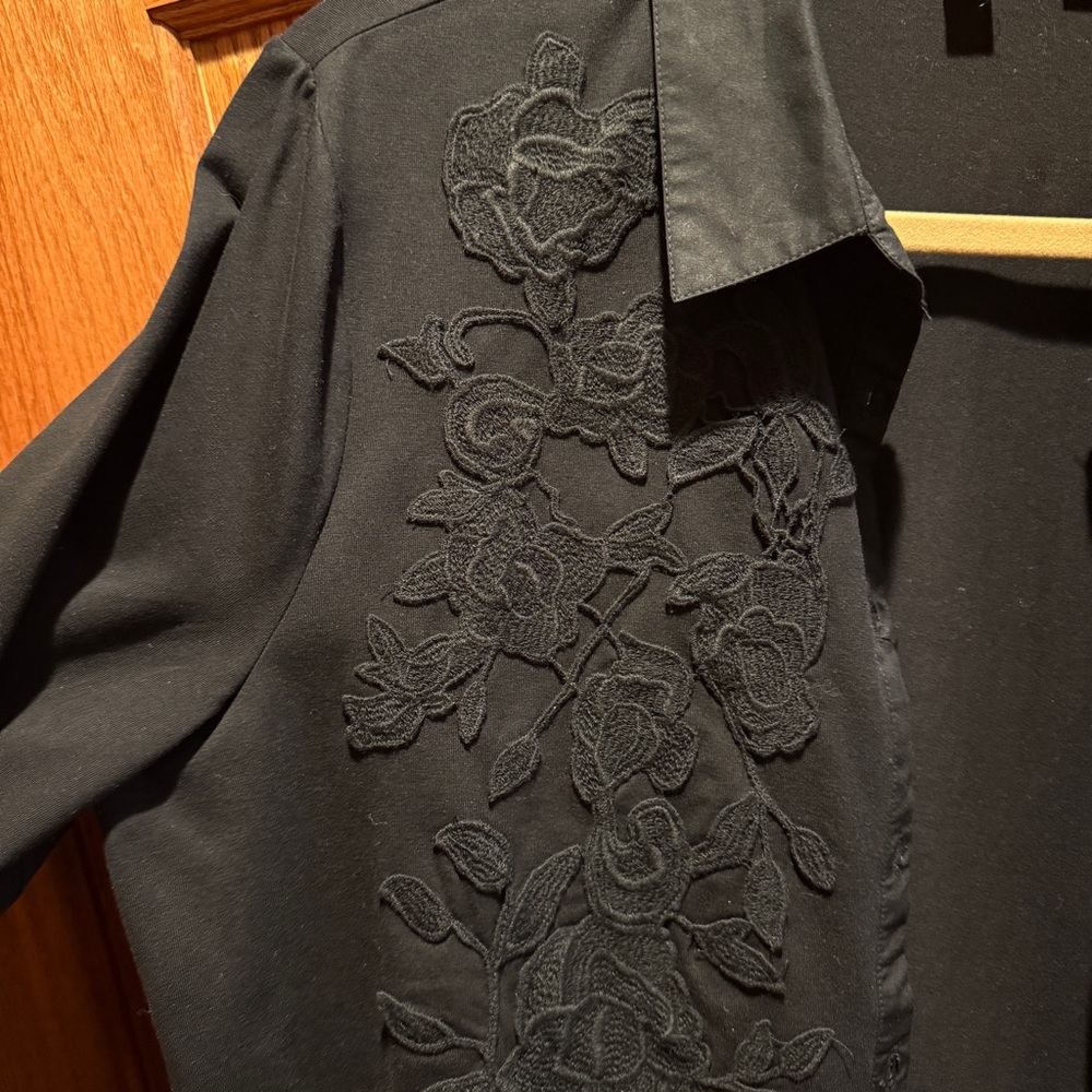 Chico's Black button down top with embroidery emb… - image 4